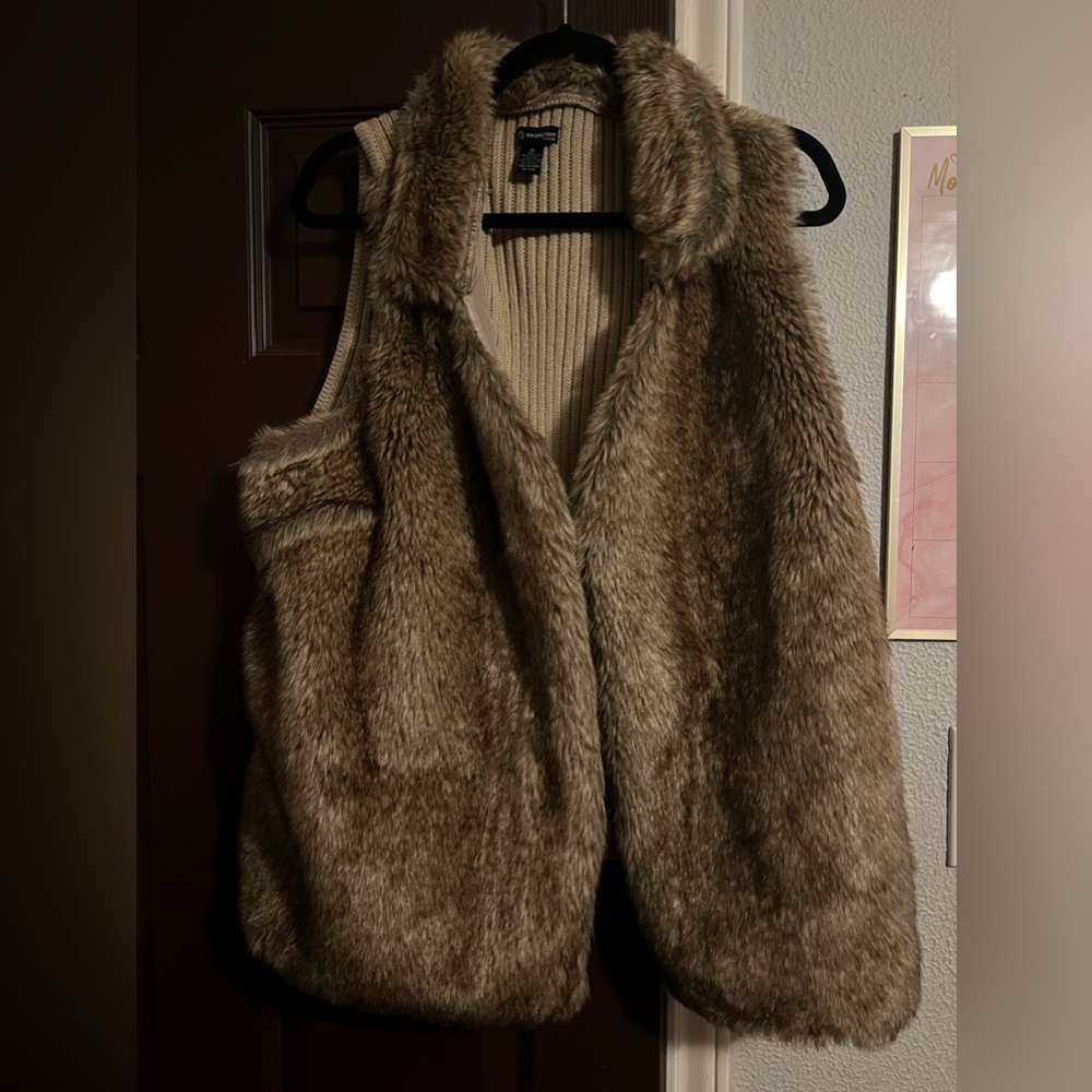 Fur vest
